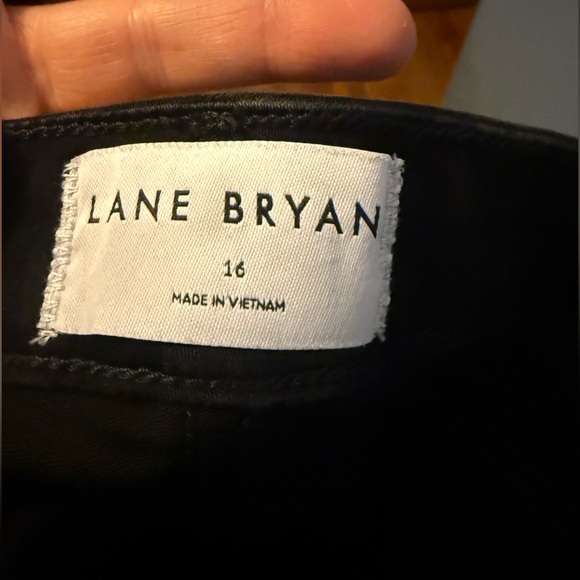 Lane Bryant Signature Fit Sateen Skinny Jean, Black Denim - Picture 9 of 10